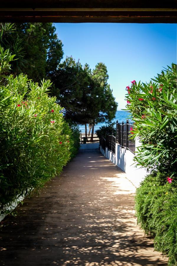 Marbella Banus Suites - Bird Of Paradise Playas Del Duque Banus Suite Apartment Buitenkant foto