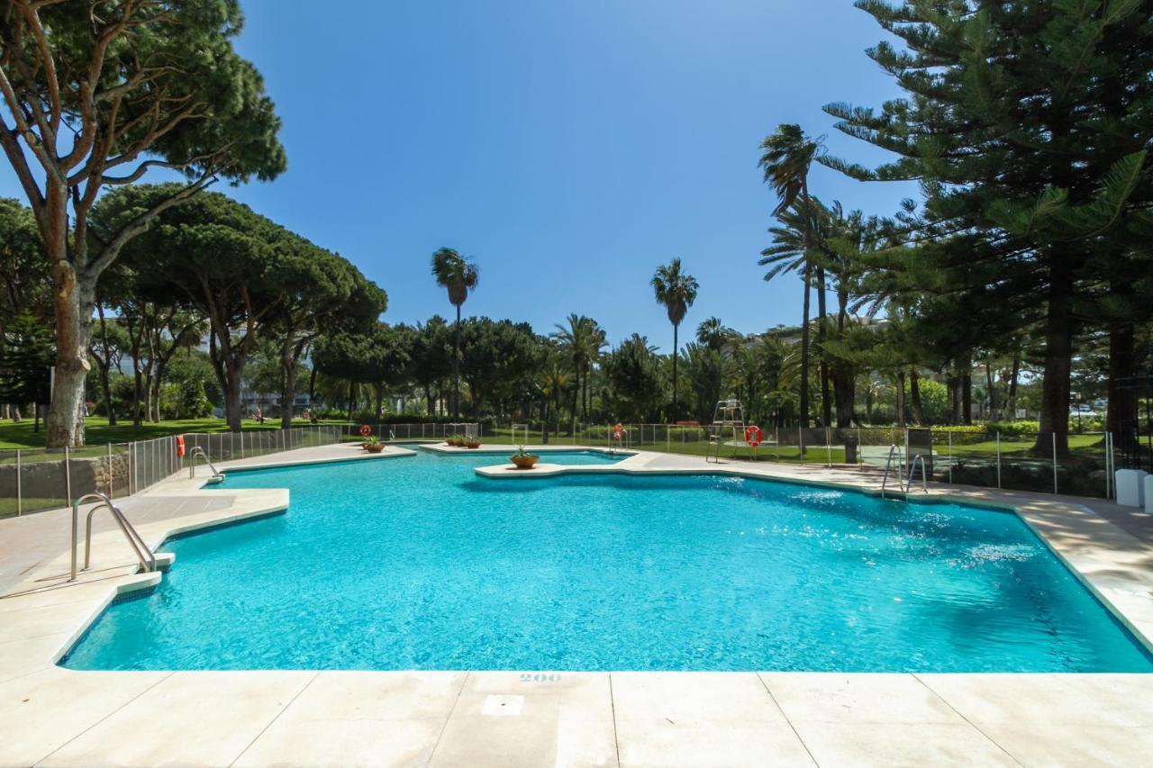 Marbella Banus Suites - Bird Of Paradise Playas Del Duque Banus Suite Apartment Buitenkant foto